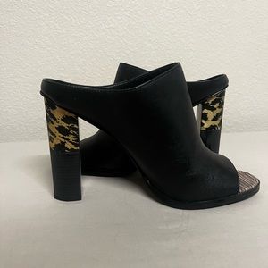 Calvin Klein size 10 mule